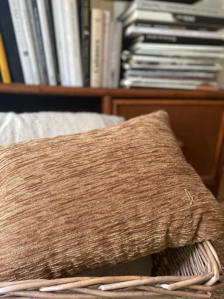 Image of Coussin velours chenille marron glacé