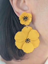 Image 1 of Boucles d'oreilles CLIPS Coquelicot jaunes 