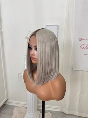 Image of Ash blonde bob luxury (ready to ship)