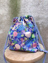 Image 6 of Bolso BOMBONERA HORTENSIAS azul