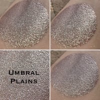 Umbral Plains - Metallic Silver Shifting Eyeshadow 