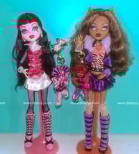 Image 4 of Draculaura "Fearleading" Charm