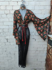 Image 2 of Stevie sari top with tassel- black floral