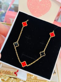 Image 3 of Clover necklace 