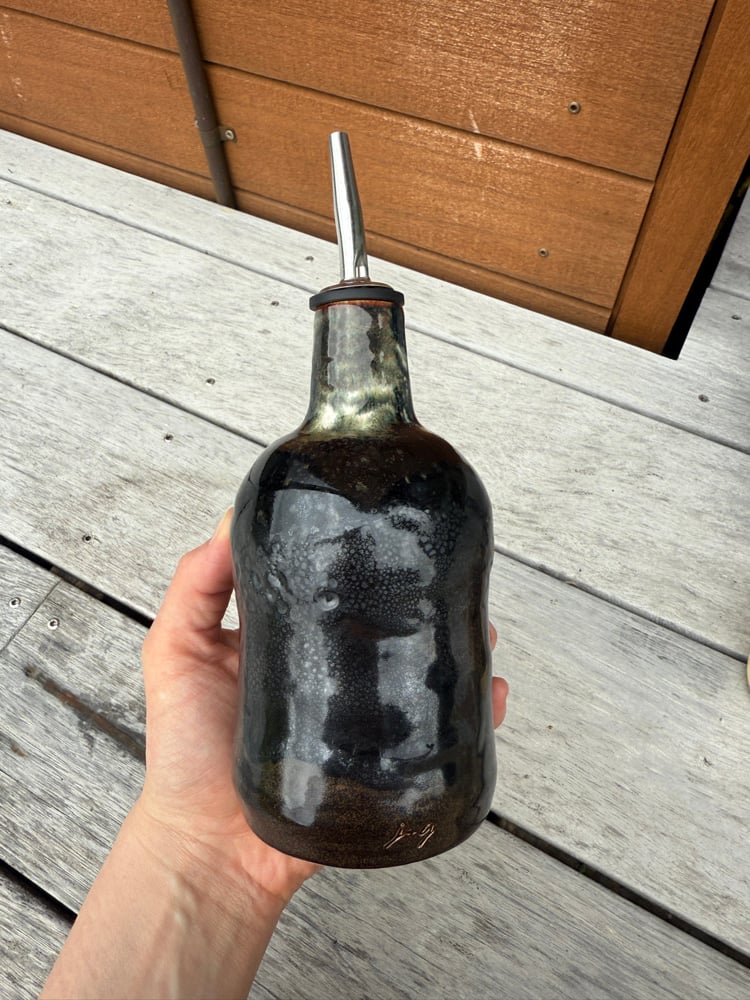 Image of Dark Oil Pourer