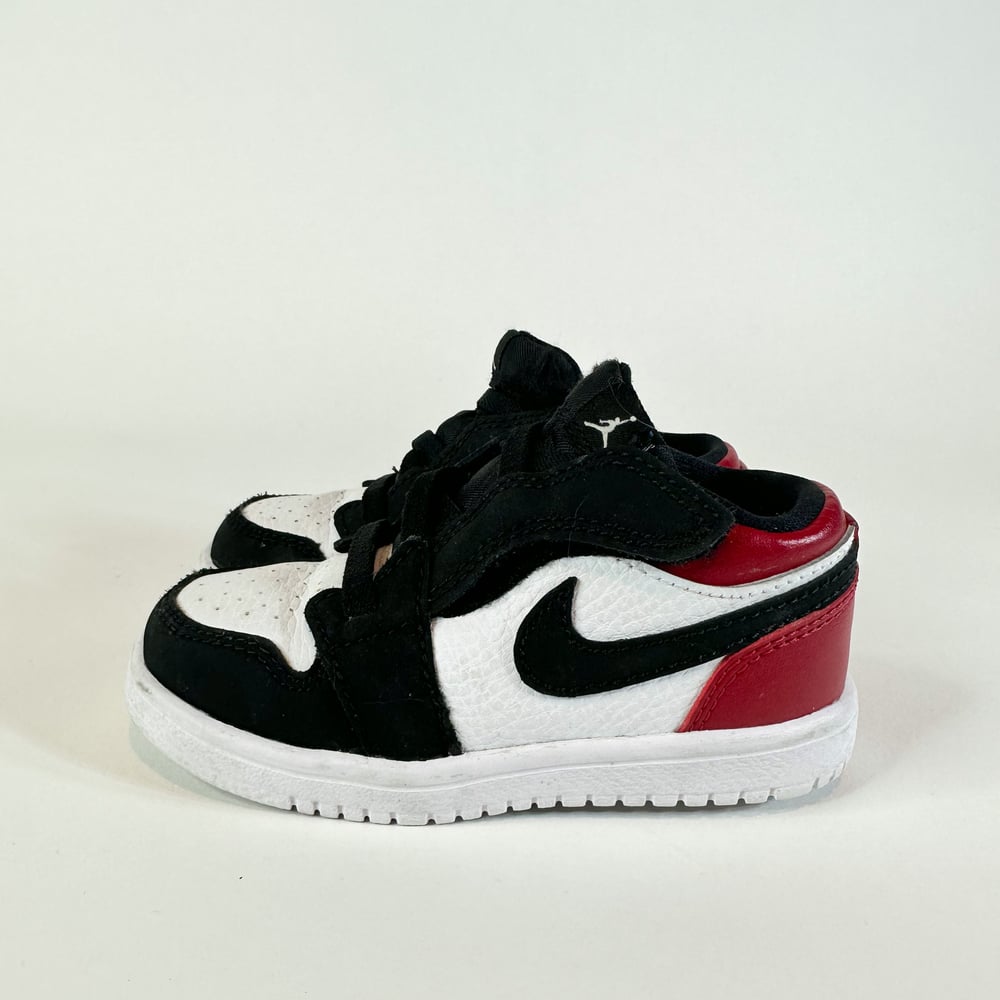 Image of NIKE JORDAN LOWS - SIZE - 7K 
