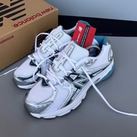 Image 1 of size: us10/11W uk9 eu43 cm28