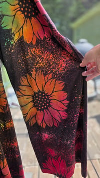 Image 2 of Grungeflower Leggings