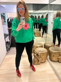 Image 2 of SUDADERA FLOR RELIEVE 