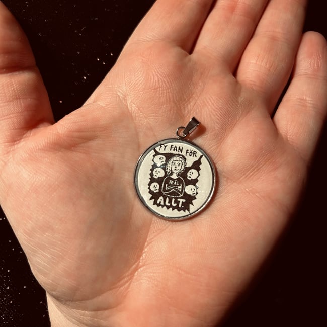 Hängsmycke - Samtiden