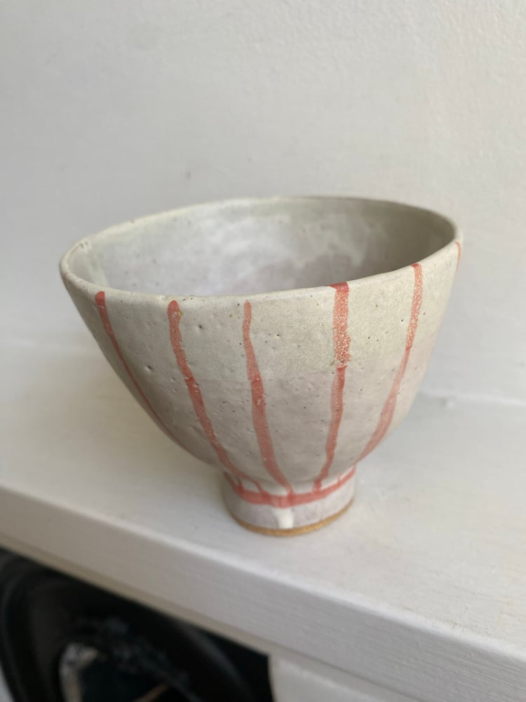 Deep footed Bowl (red circle)