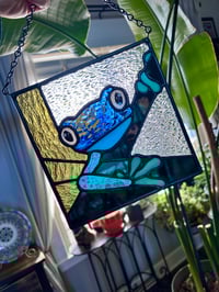 Image 2 of Blue Tree Frog Stained Glass Suncatcher - Handmade Frog Window Art with Textured Glass
