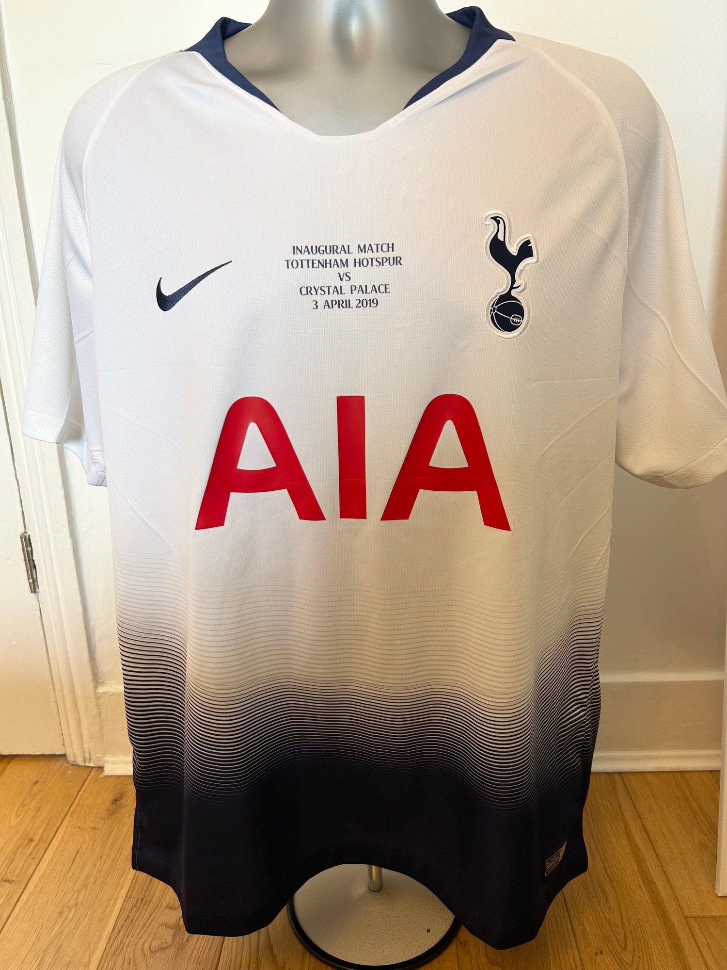 Image of Tottenham Hotspur “KANE 10” 2018/19 Inaugural Home Shirt + patches (XL)