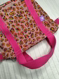 Image 2 of Bolso ALBAICÍN LEOPARDA (ASAS ROJAS O NEGRAS