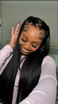 Image 3 of Pre-styled 13x4 glueless wig 