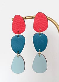 Image 2 of Boucles d'oreilles "Moana" en cuir upcyclé 