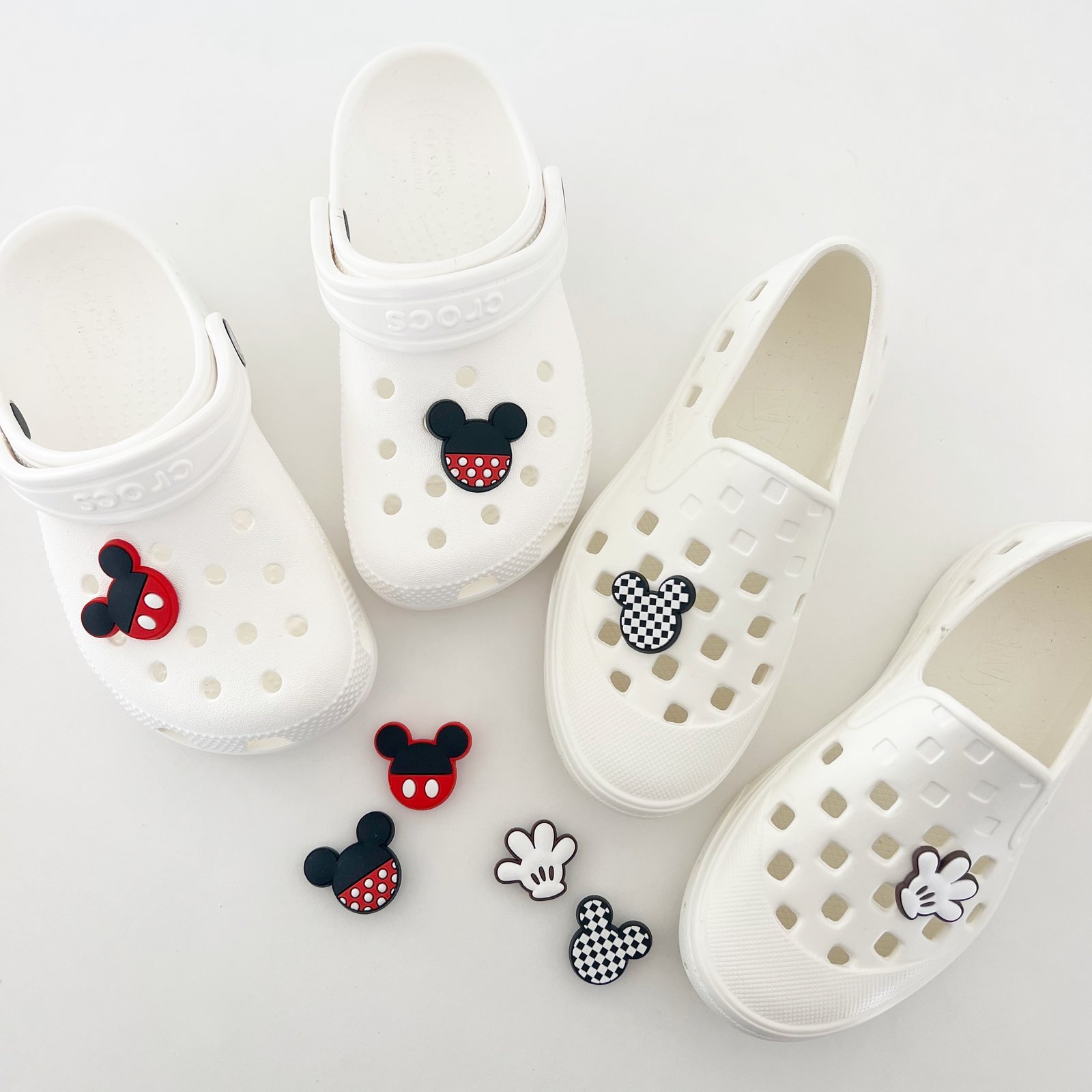 Jibbitz on sale crocs minnie