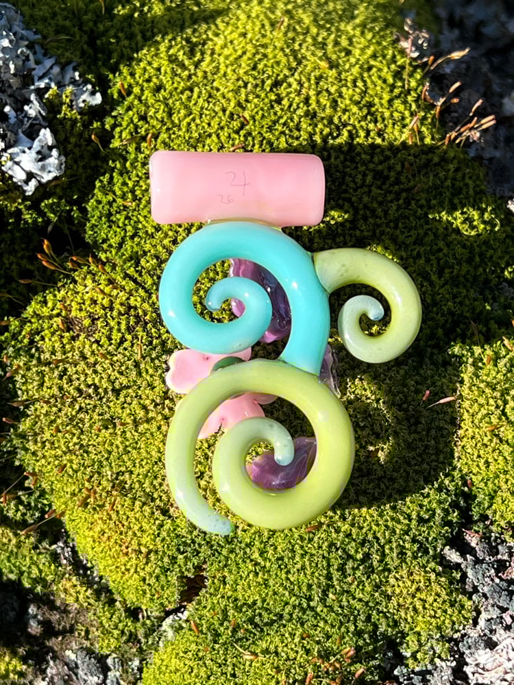 Image of 80’s Pastel Spring Flower Vine Pendant