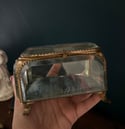 Grande boîte à bijoux reliquaire en laiton et verre biseauté, d’époque Napoléon III
