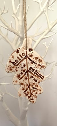 Image 4 of Big Leaf 'hello autumn' decoration