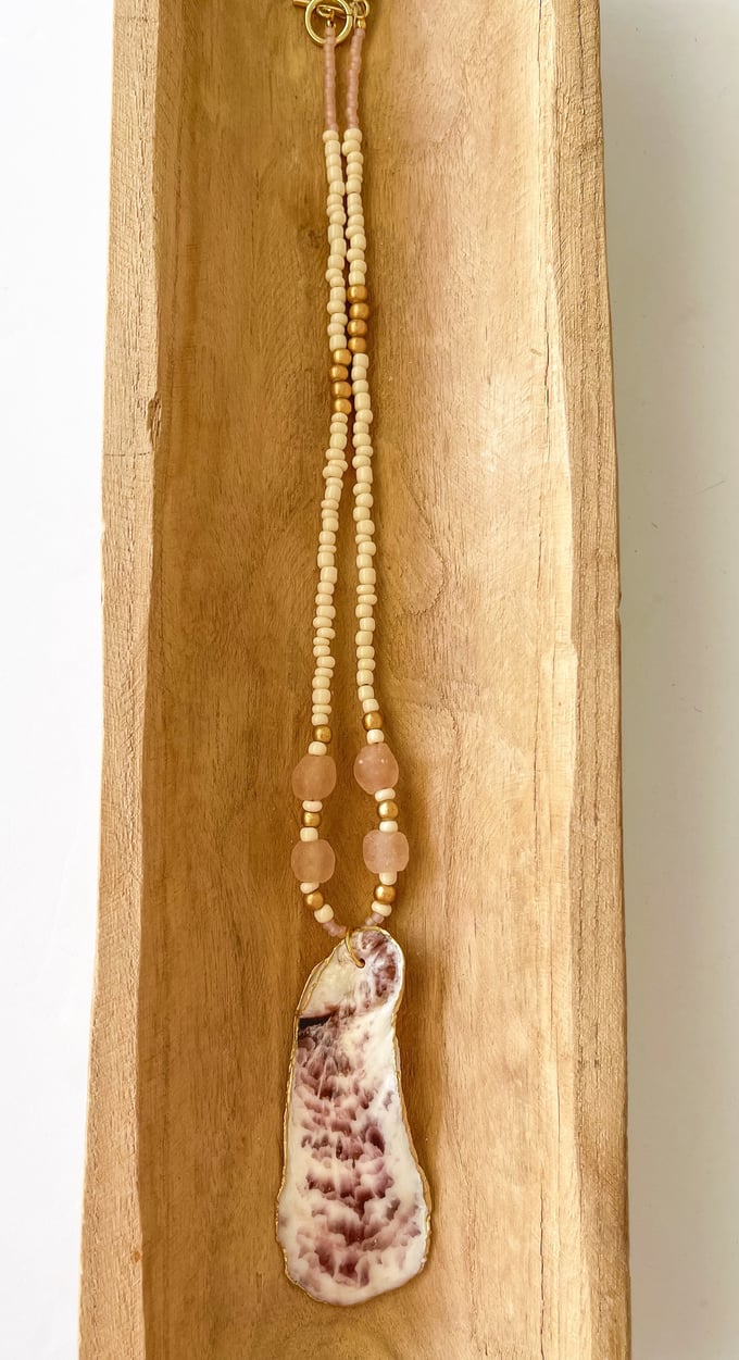 Image of Purple Waves Oyster Necklace
