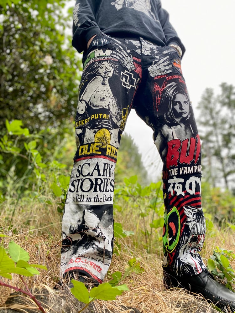 34x32 multi media horror pants 
