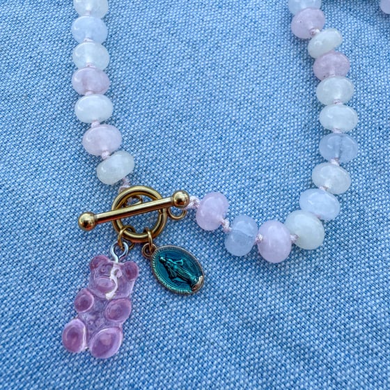 Image of COLLANA PIETRE DURE GUMMY BEAR MADONNINA