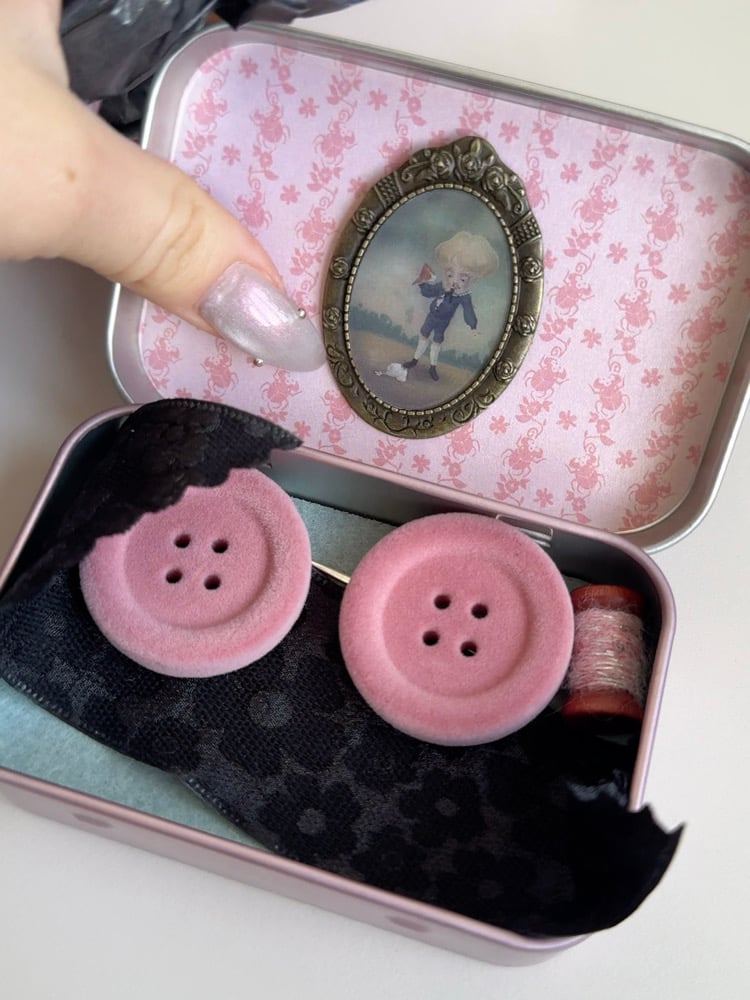 Coraline Tin Box Without Pin
