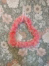 Image 2 of Couronne hortensia rose et gypsophile blanc 