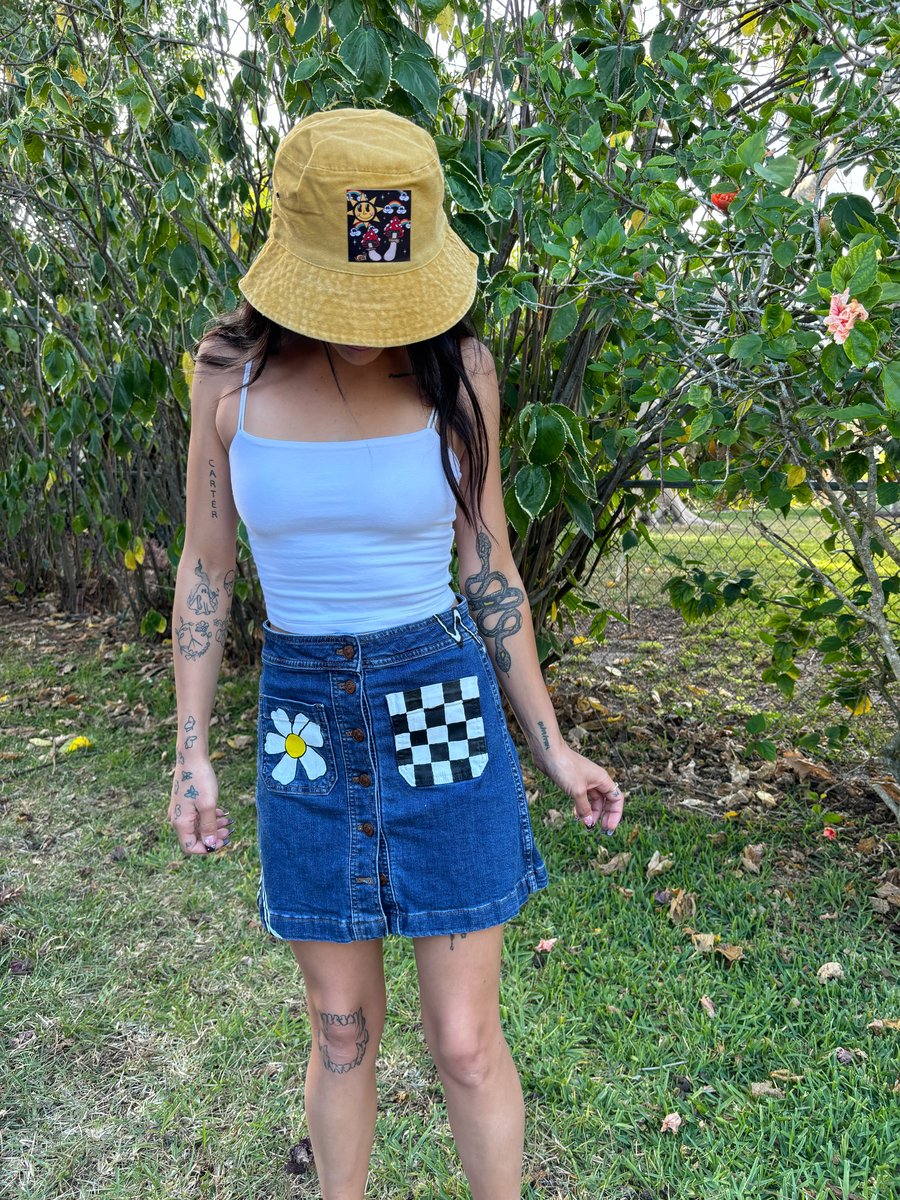 Image of Daisy head skirt 