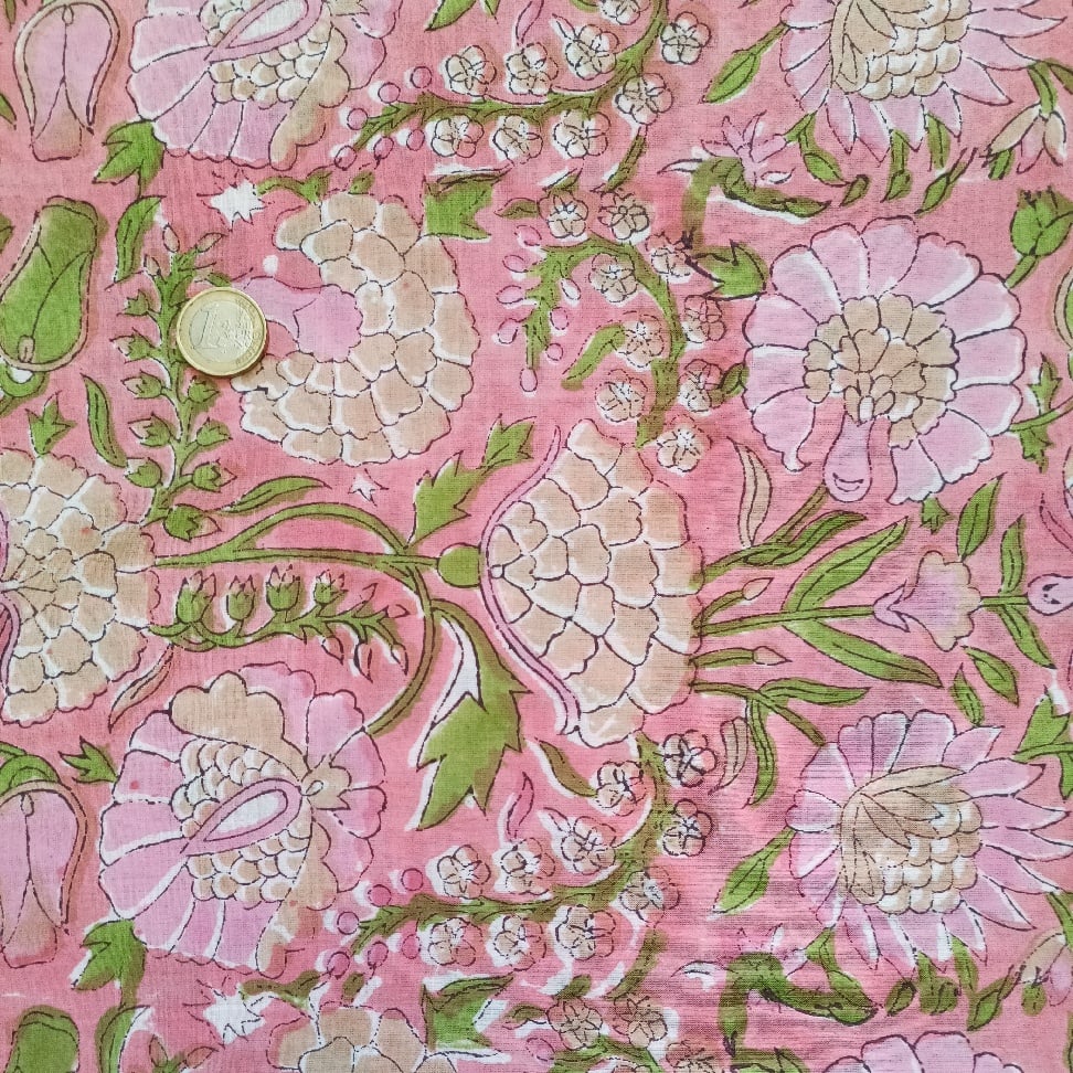 Image of Namaste fabric gros oeillets roses 