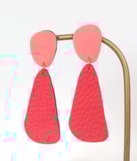Image 1 of Boucles d'oreilles "Gemma" en cuir upcyclé 