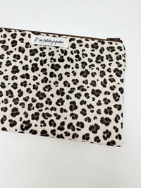Image 2 of Pochette à livre LA LECTRICE Double gaze léopard