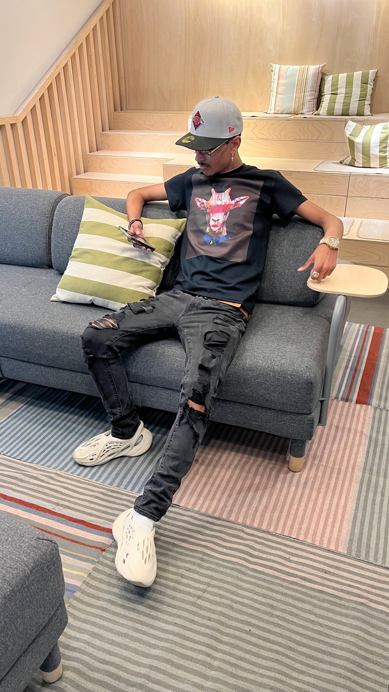 THE GOAT (black) Image 3