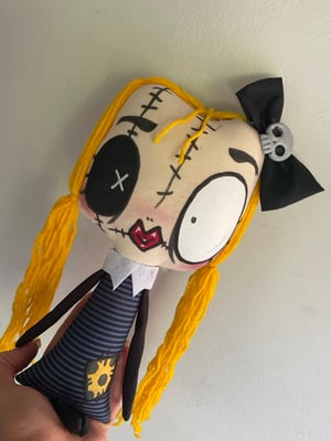 it’s Angelica!!