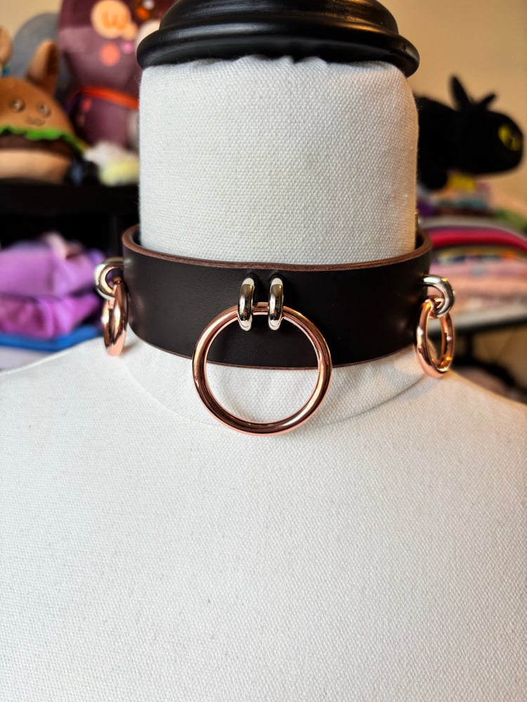 Image of Rose Gold Brown Leather Collar