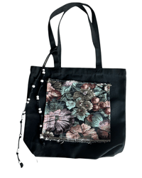 Image 2 of Sac Tapisserie en noir // Tapestry Tote in Black 