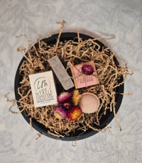 Image 2 of Native Spa Gift Box Hamper
