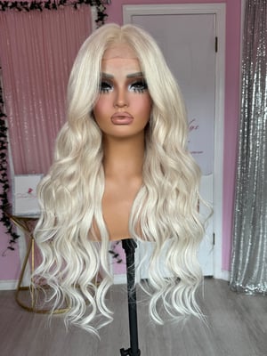 Image of human hair platinum blonde (ready to ship)
