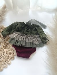 Image 1 of Newborn body-dress for photo shoots | Rini | khaki green | burgundy