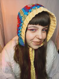 Image 3 of crocheted BONNET 01