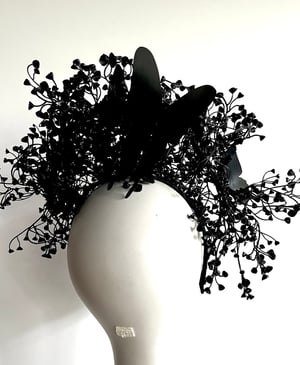 Image of Black foliage crown 
