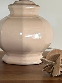 Image 5 of Lampe en céramique et abat-jour tissé