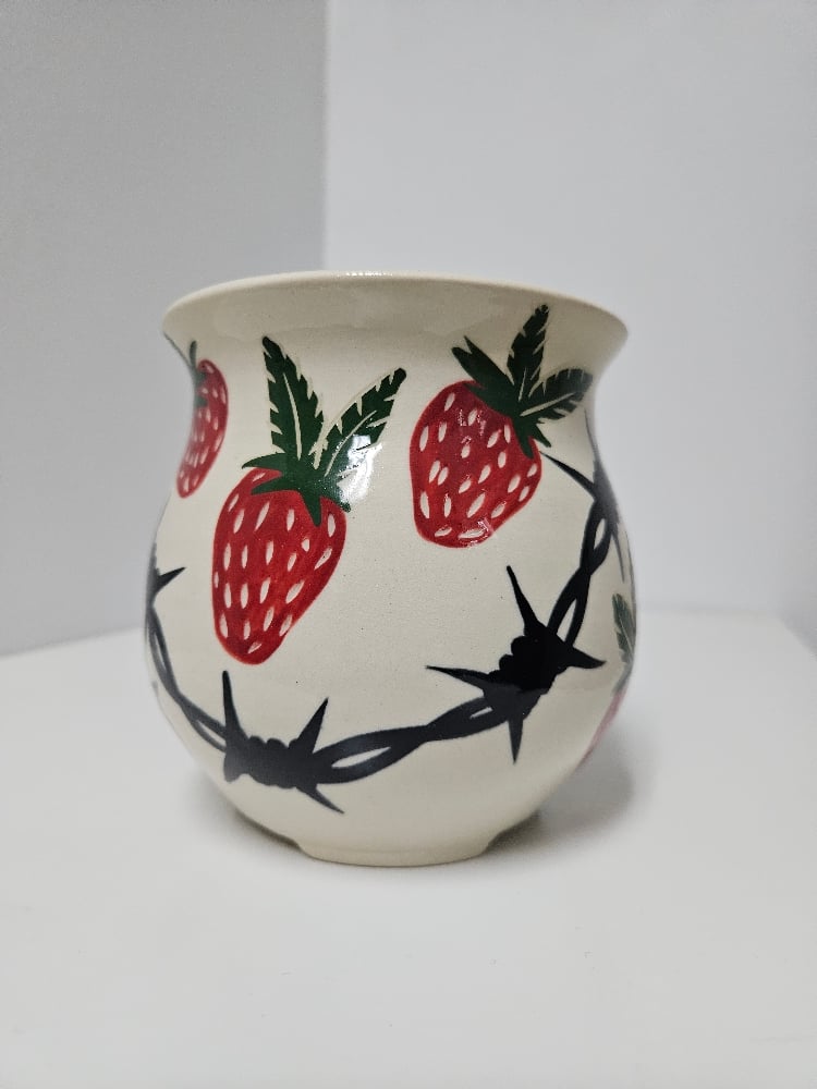 barbed strawb planter (2)