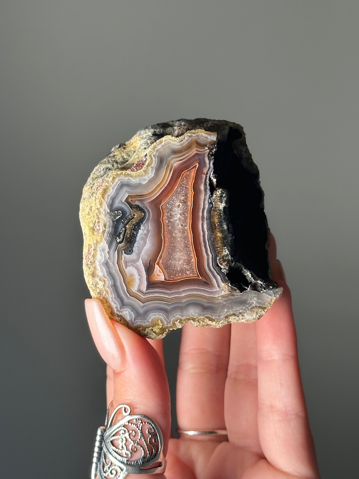 RED WHITE AND BLUE LAGUNA AGATE FROM MEXICO (NATURAL DAMAGE)