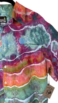 Image 5 of ♻️ UPCYCLED L 100% Linen Men's Shirt in Bright Geode Ice Dye