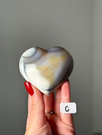 Image 3 of ORCA AGATE HEARTS -MADAGASCAR-