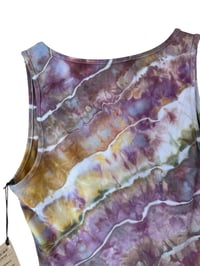 Image 8 of M Crop Fitted V Tank in Earthy Geode Ice Dye