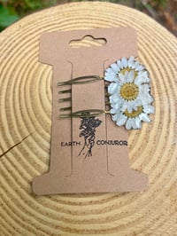 Image 2 of Trios Daisies Hair Comb 