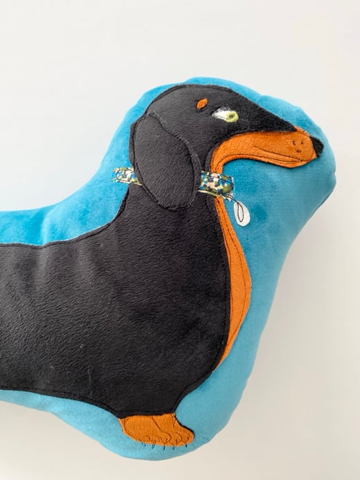 Raggy Roux - Dachshund cushion